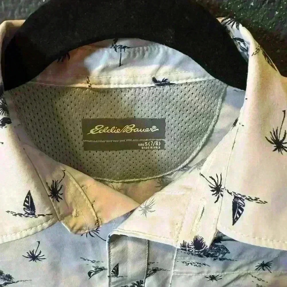 Boys Eddie Bauer Short Sleeve Button Up Short Size Small - Picture 2 of 4